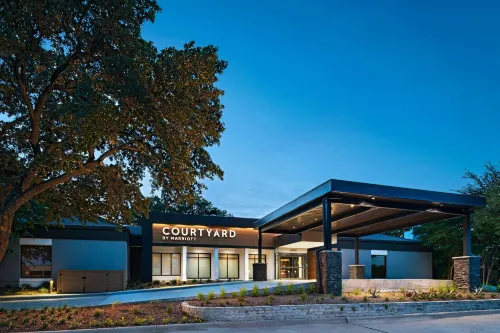 Courtyard Dallas Richardson at Spring Valley - Pools