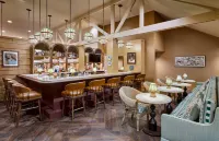 Villas of Amelia Island - bar