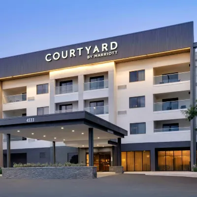 Courtyard Austin South Hotels near Battle Bend Park