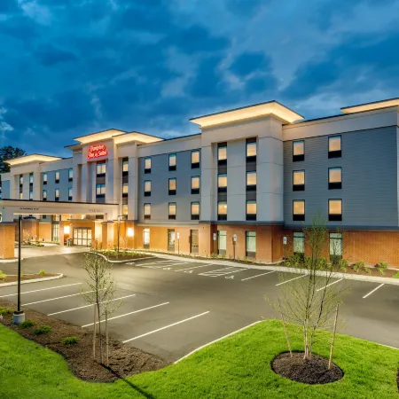 Hampton Inn & Suites Kittery-Portsmouth