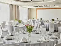 Sheraton Poznan Hotel Hotels near Nowe Miasto