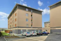 Séjours & Affaires Caen le Clos Beaumois - parking