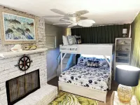 Resort Style Home Steps to Beach/ Heated Pool/ Game Room/ Top Rated! - 비치