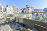 Elevate - Sleek 2-BR Apt by Santa Maria, Jal el Dib -  Apartamentos vacacionales