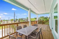 103 Seven Palms, Fishtastic - 2-Star