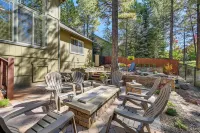 Flagstaff Hideaway Private Hot Tub, 4 Mi to Dtwn! - Jacuzzi