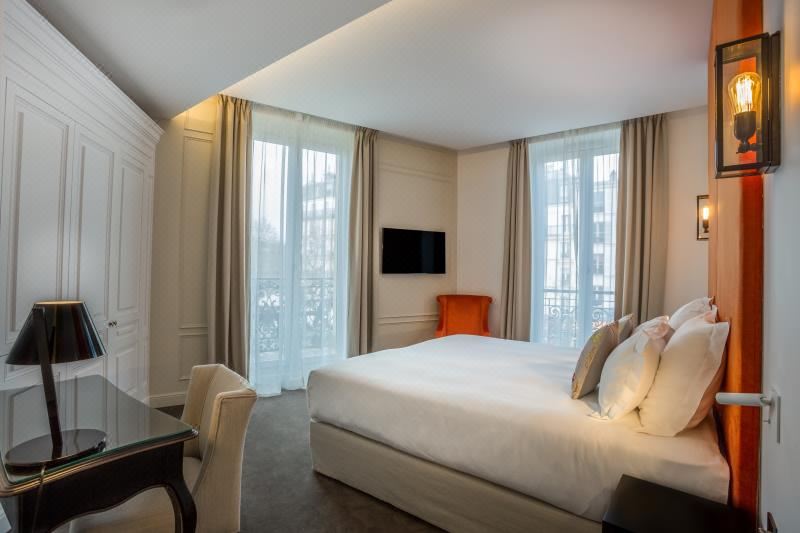 3. Hotel La..