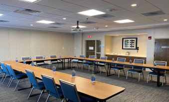 Holiday Inn Express & Suites Toledo South - Perrysburg