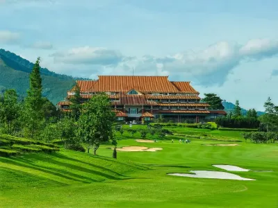 Jatinangor National Golf & Resort Hotel dekat Masjid Al Amin Bumi Perkemahan Kiara Payung