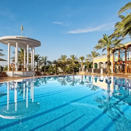 Robinson Cala Serena