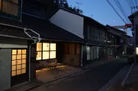 Enjoy a Rich Time at Ond Iroriva House with Art Hotels near Karugahama Station