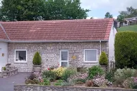 Greyfield Farm Cottages Hotels in Tunley
