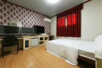 Daejeon Sintanjin Royal Hotels near Sintanjin Station