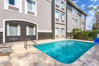 La Quinta Inn & Suites by Wyndham - Tampa South - Jacuzzi