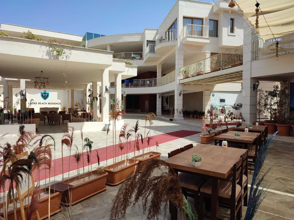 Ladies Beach Residence Family Suites