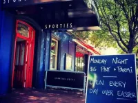 Sporties Hotel Hotel di East Launceston