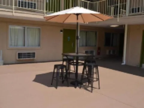 High Point Arcadia Inn Hotels in High Point