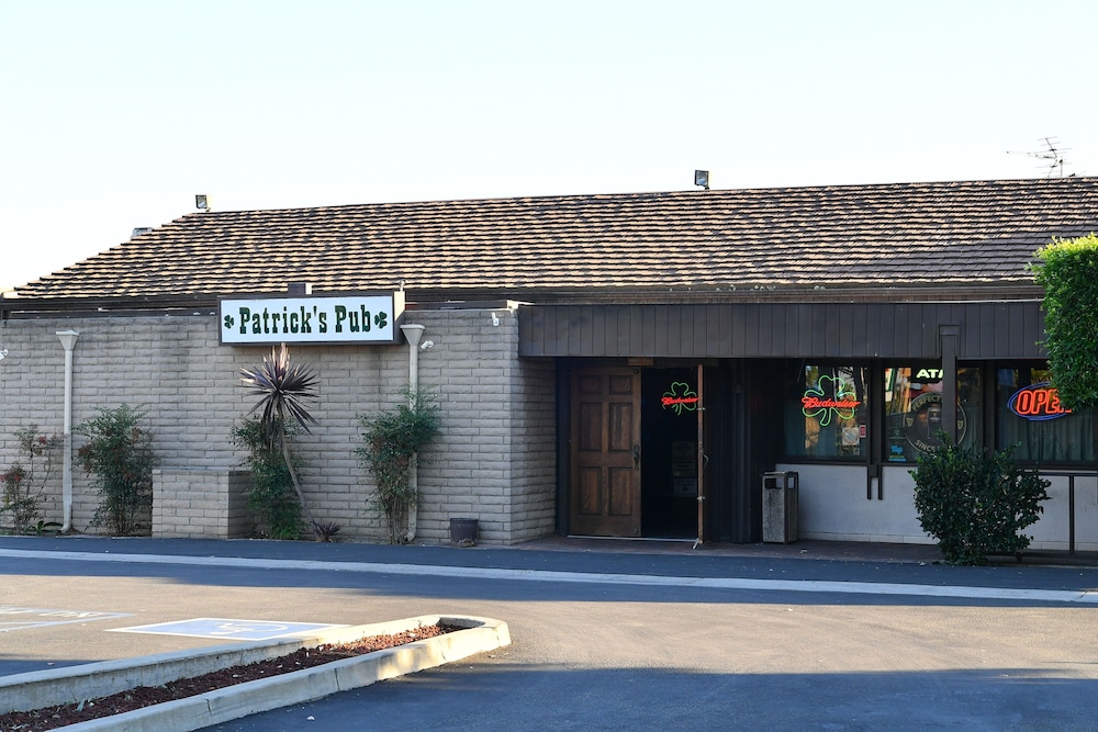 Costa Mesa Inn