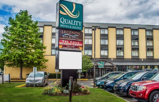 瀑布品質酒店及套房