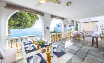 Beachfront Spetses Spectacular Fully Equipped Traditional Villa Familiesgroups