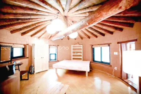 Jeongseon Toumaru Hanok