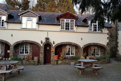 The Crooked Inn Các khách sạn ở Saltash