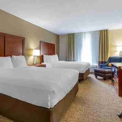 Comfort Inn & Suites Cambridge Rooms