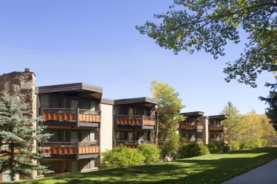 Laurelwood Condominiums Hotels in Basalt