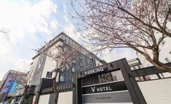 V Hotel