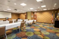 Holiday Inn Express & Suites PITTSBURGH AIRPORT by IHG - Business
