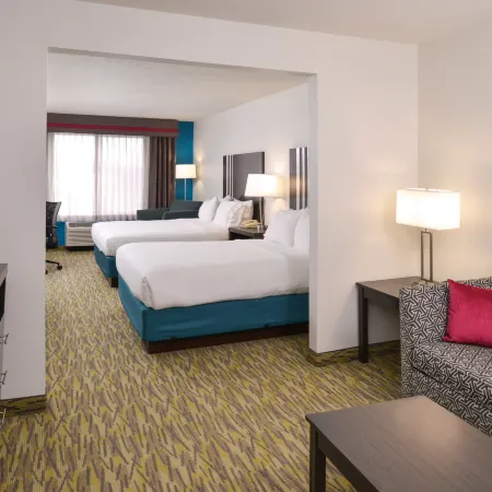Holiday Inn Express & Suites OMAHA WEST by IHG