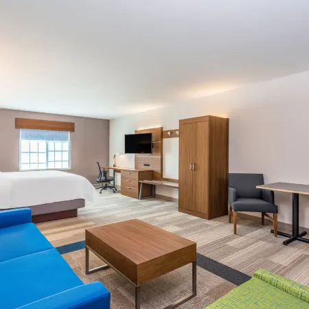 Holiday Inn Express & Suites EAU CLAIRE NORTH by IHG