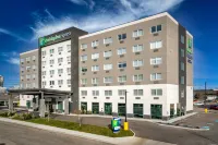 Holiday Inn Express & Suites Brandon Hotels near Brandon Municipal Airport