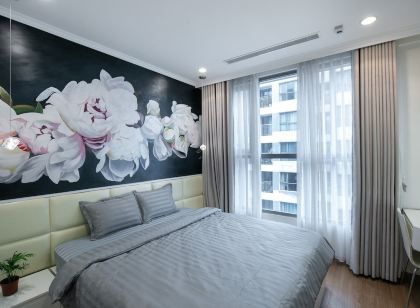 Canh Apartment in Vinhome Skylake