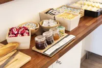 Beverly Hills Hotel - breakfast