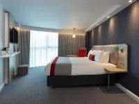 Holiday Inn Express SOUTHAMPTON M27, JCT.7 by IHG Hotels near The Brook
