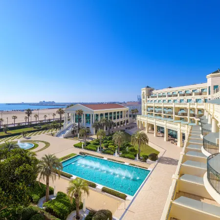 Las Arenas Balneario Resort