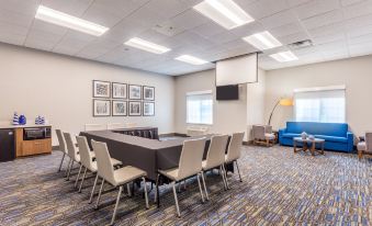 Holiday Inn Express & Suites Eau Claire North