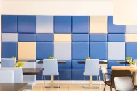 Holiday Inn Express Amsterdam Arena Towers - breakfast