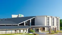 Holiday Inn Roanoke Airport-Conference Ctr Hotel berhampiran Catholic Historical Museum of the Roanoke Valley