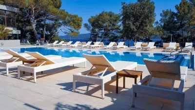 Aminess Younique Senses Resort Hôtels à : Jelsa