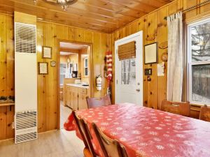 Pinglewood Cabin #2096 by Big Bear Vacations