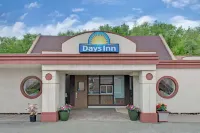 Days Inn by Wyndham Washington Pennsylvania - 2-Star