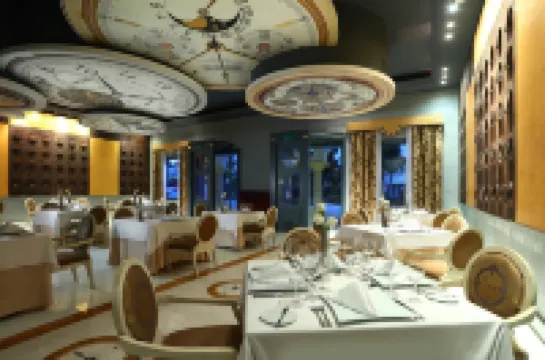 จอยา บาวาโร บาย อิเบโรสตาร์ - สำหรับผู้ใหญ่เท่านั้น - รวมทั้งหมด