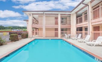 Super 8 by Wyndham Decatur Priceville