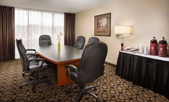 Red Lion Inn & Suites Olympia, Governor Hotel