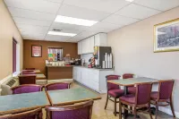 Econo Lodge Cranston - Providence - breakfast
