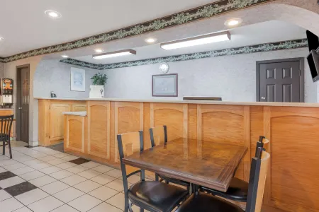 Super 8 by Wyndham Mt. Pleasant TX Отели в г. Маунт-Плезант