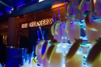 The Breakers Diving and Surfing Lodge Soma Bay - Quầy bar