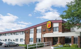 Super 8 by Wyndham Brooklyn Center/Mpls